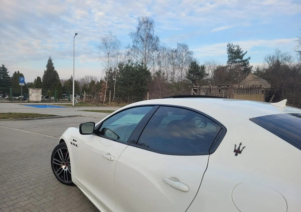Maserati Ghibli cena 147000 przebieg: 72000, rok produkcji 2014 z Czarna Woda małe 137